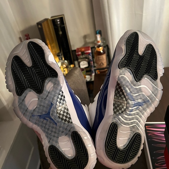 Women’s Air Jordan Retro 11 Low - Picture 5 of 5